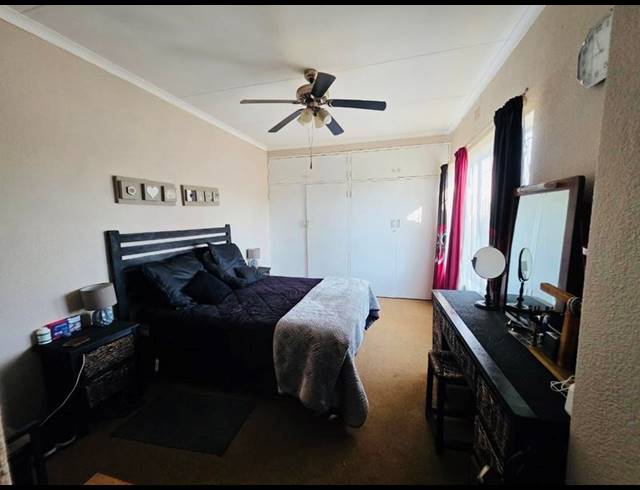 3 BEDROOM HOUSE FOR SALE IN RHODESFIELD